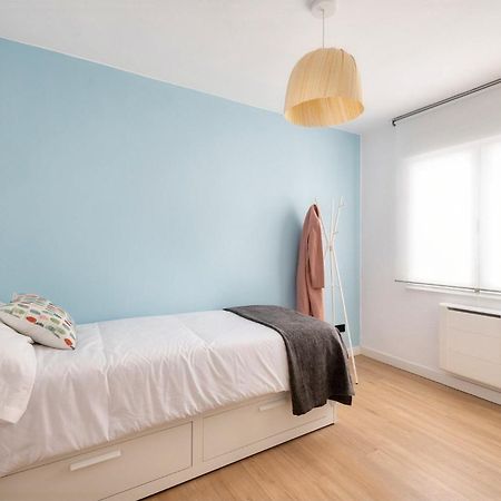 Ana Maria Tranquilo, Ideal Familias Gijón Exteriör bild